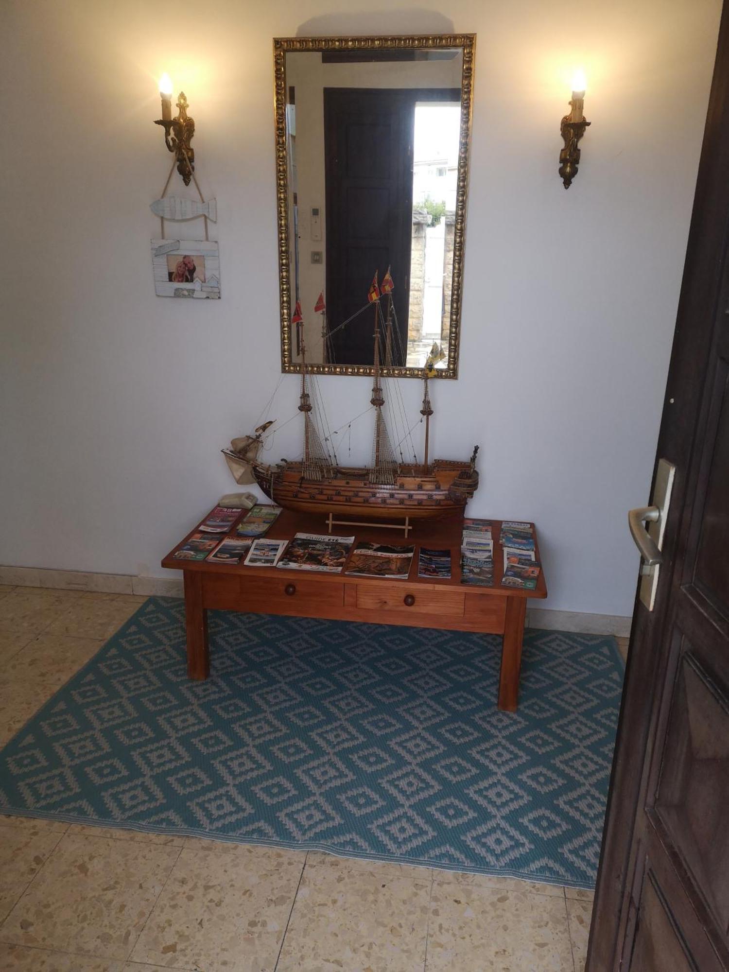 Appartement Dans Villa Avec Piscine Et Jardin マルグリット エクステリア 写真